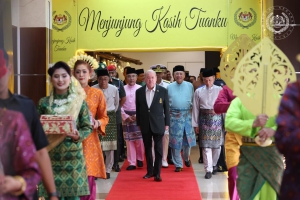 YANG DI-PERTUAN AGONG BERANGKAT KE MAJLIS RAMAH MESRA BERSAMA WARGA ANGKATAN TENTERA MALAYSIA